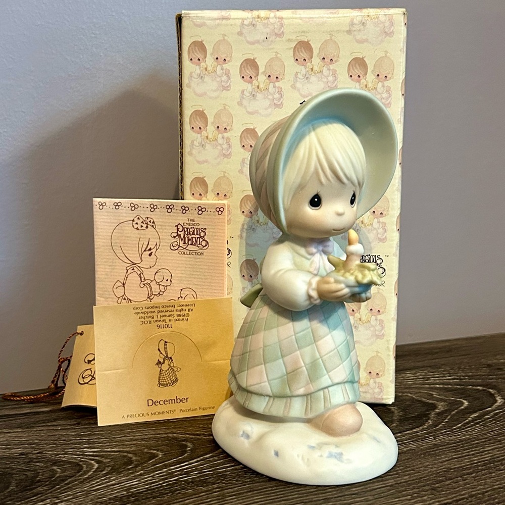 PRECIOUS MOMENTS - DECEMBER #8